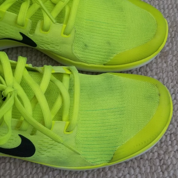 Nike Beta RN Running Shoe Knit Socklike Upper Volt - Picture 4 of 8